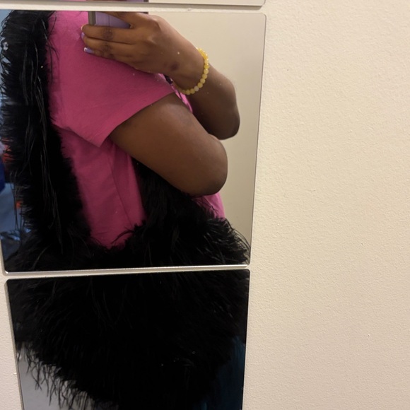 Elegant Black Faux Fur Shoulder Bag - Picture 3 of 5